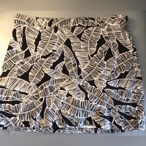 Rafaella black and white fern skort